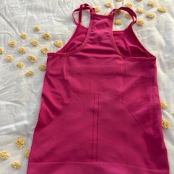 Athletic Tank Tops Set - Picture 4 of 5